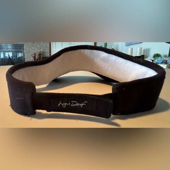 Lyn Dorf | ladies Nurse adjustable embellished sunvisor. - Picture 5 of 10